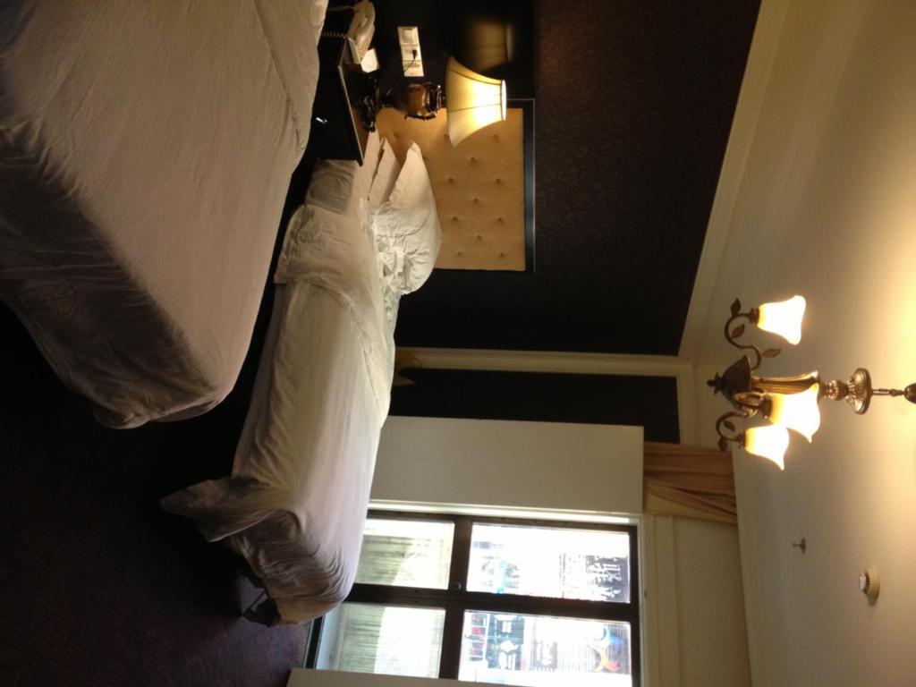 Manhattan Jinling Hotel เซี่ยงไฮ้ ภายนอก รูปภาพ