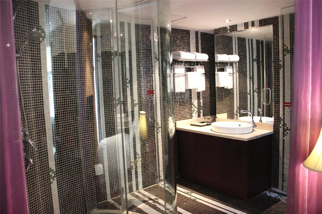 Manhattan Jinling Hotel เซี่ยงไฮ้ ภายนอก รูปภาพ