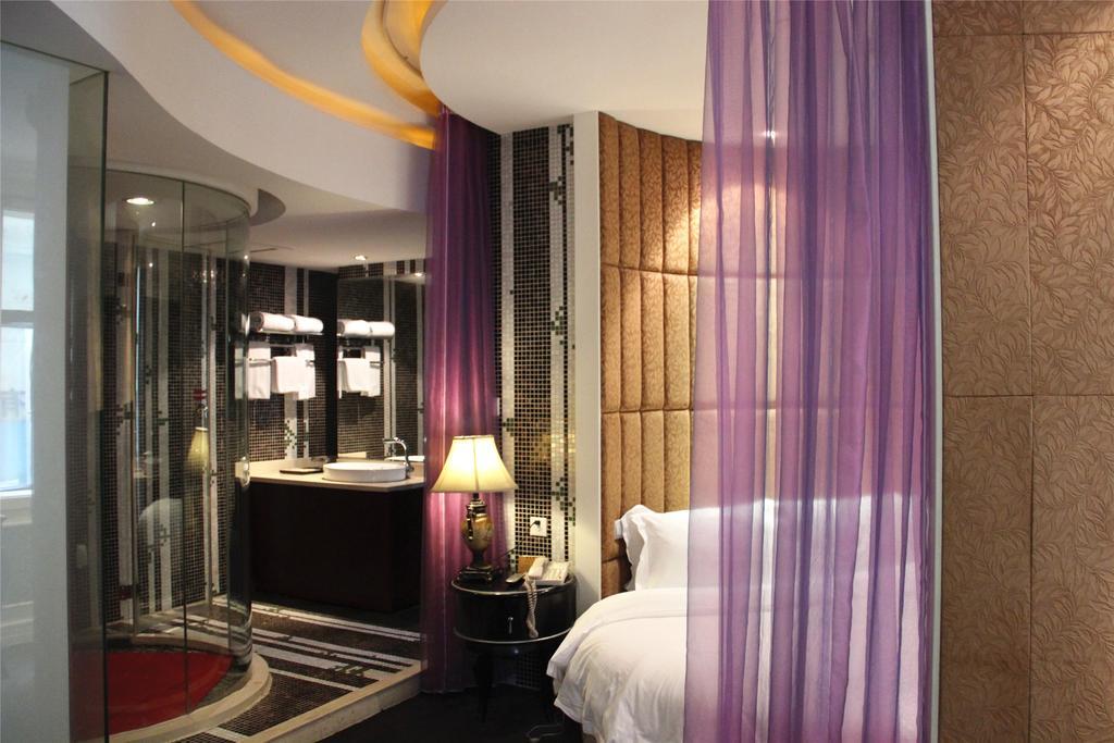 Manhattan Jinling Hotel เซี่ยงไฮ้ ภายนอก รูปภาพ